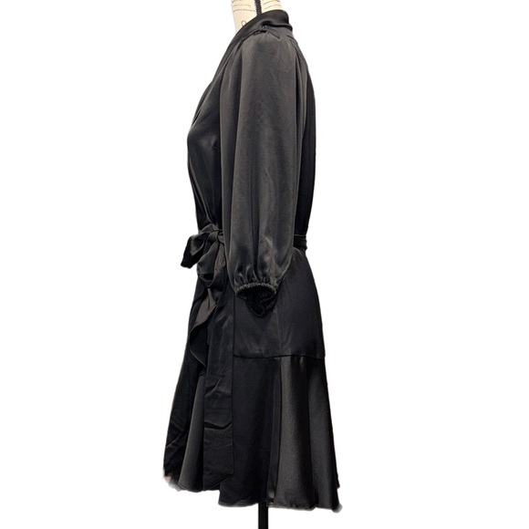 Mittoshop - Happy Hour Satin Wrap Dress - Size Medium - NWT - Picture 2 of 9